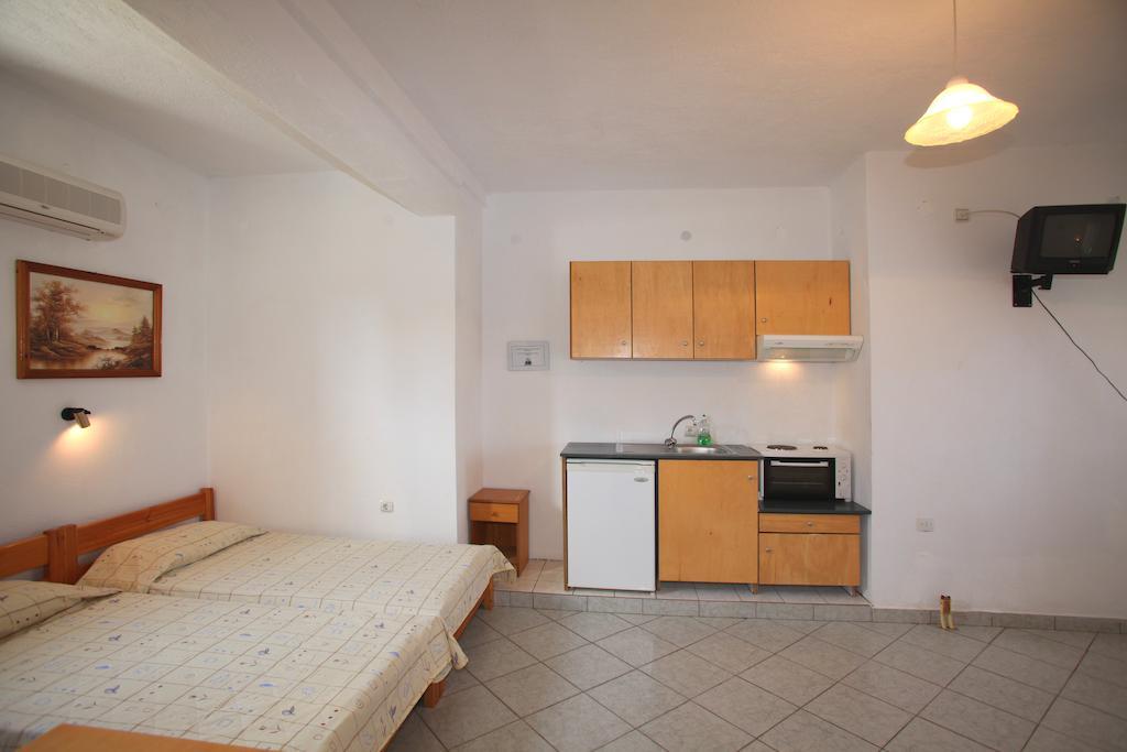 Alexandros Rooms & Studios Σκόπελος Δωμάτιο φωτογραφία
